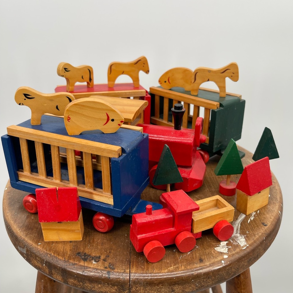 ⭐️International Silver 1994 Colorful Wooden Animal Train Set